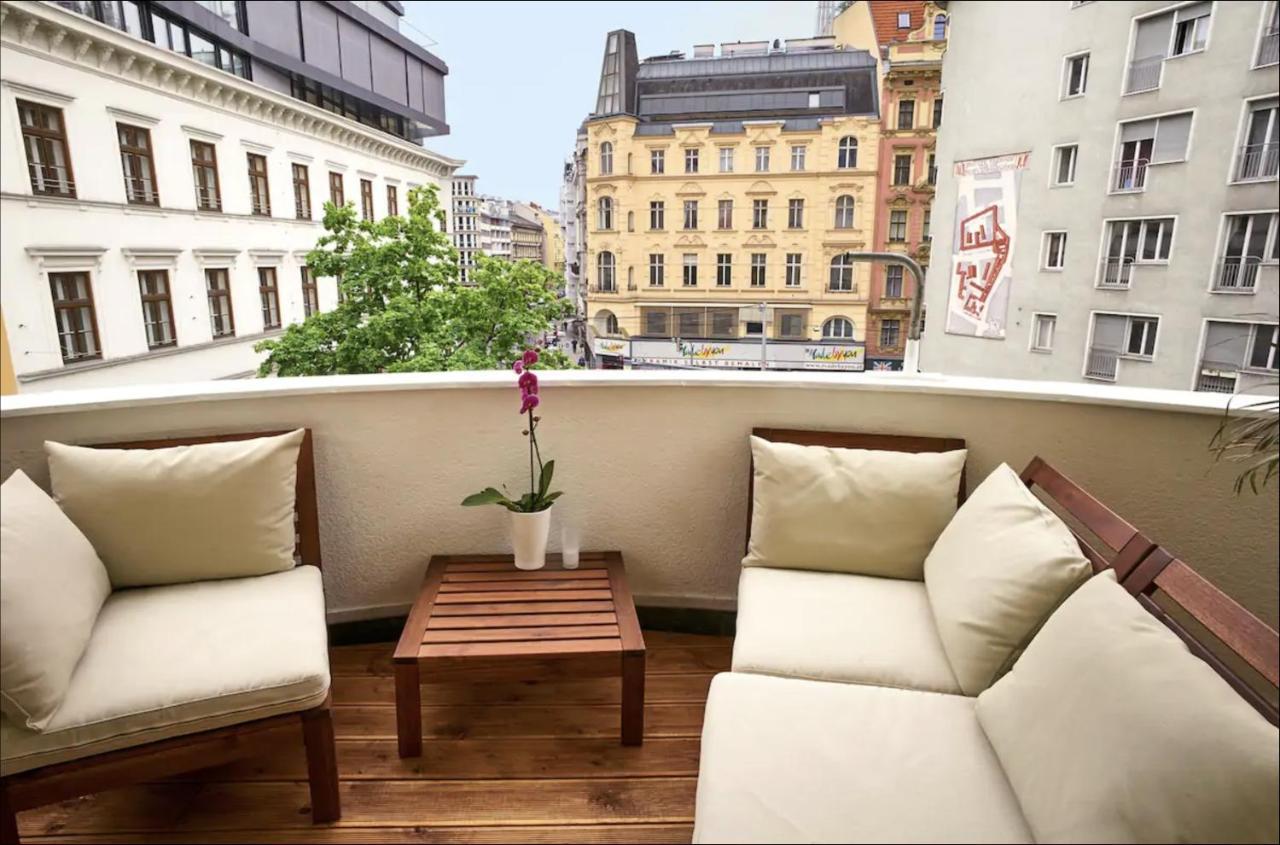 Centre Klimts Balcony Appartement Vienne